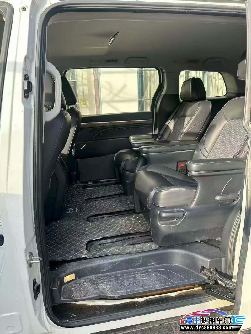 22年传祺M8轿车抵押车出售