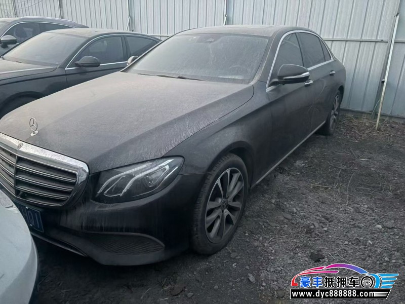 17年奔驰E轿车抵押车出售