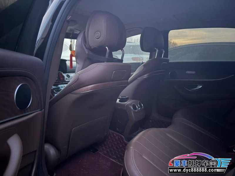 17年奔驰E轿车抵押车出售