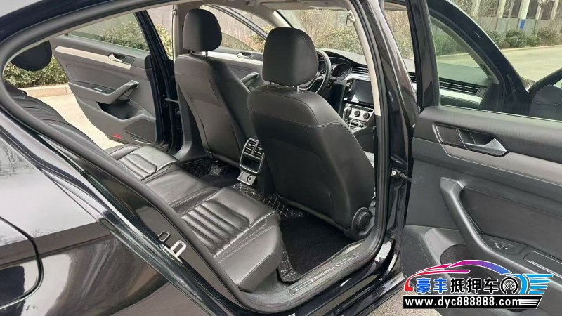 17年大众迈腾轿车抵押车出售