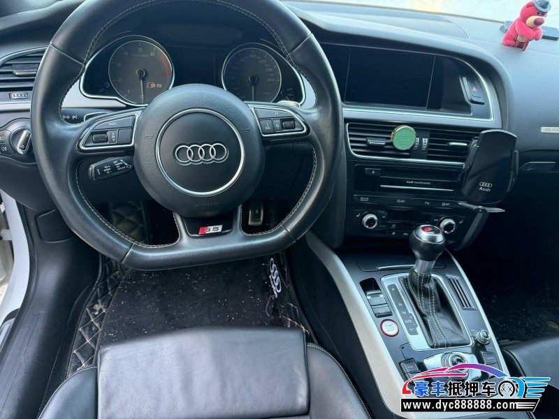 14年奥迪S5轿车抵押车出售