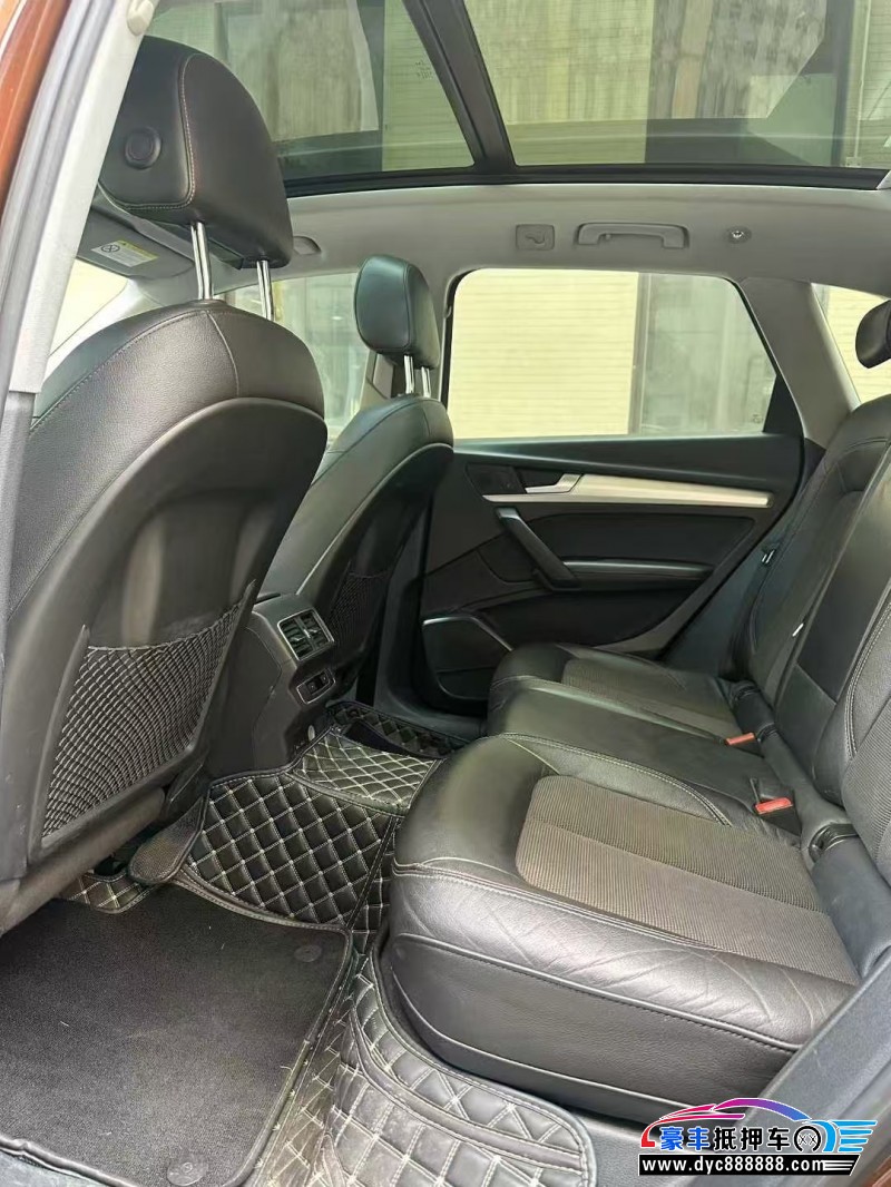 18年奥迪Q5轿车抵押车出售