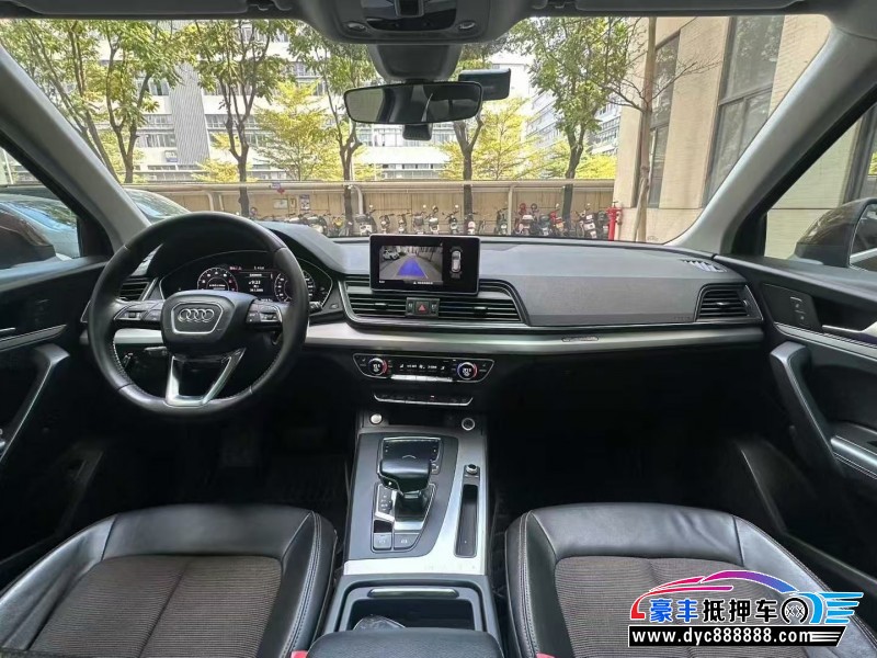 18年奥迪Q5轿车抵押车出售