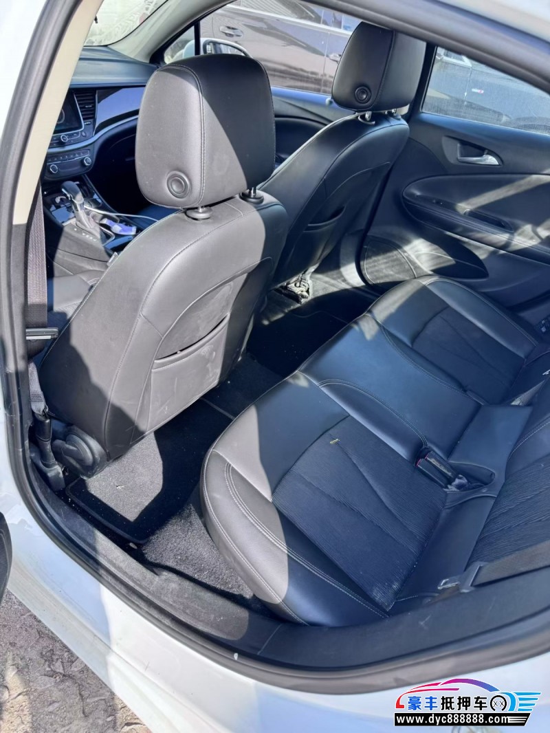 18年别克威朗轿车抵押车出售