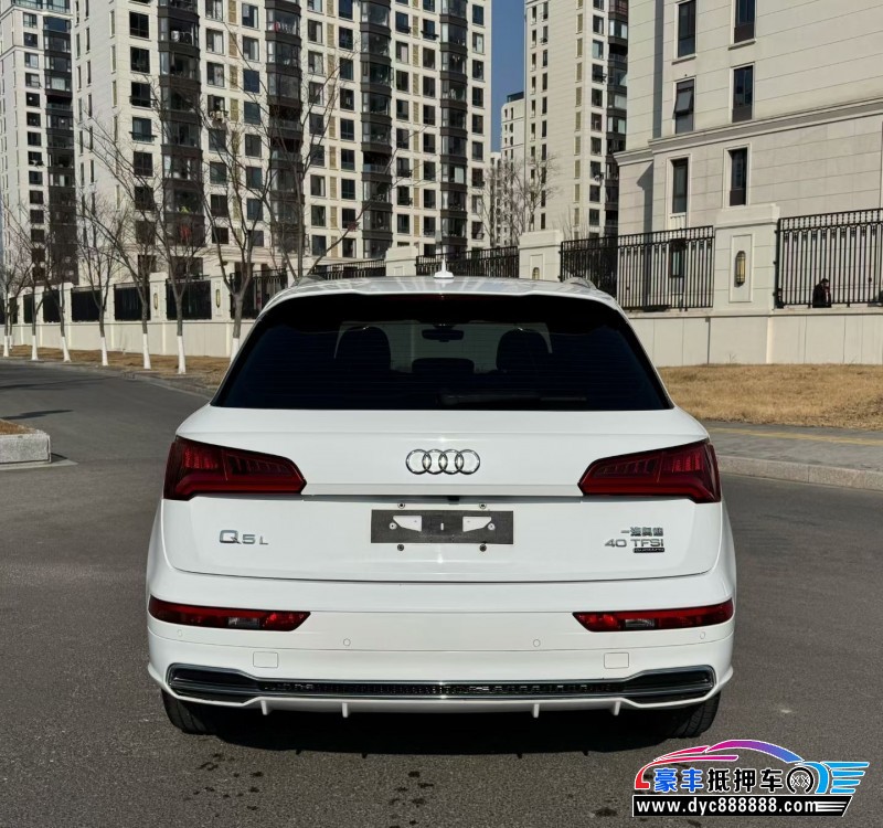 21年奥迪Q5轿车抵押车出售