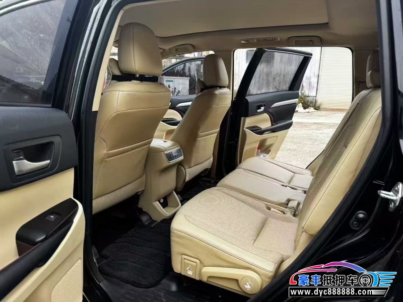 17年丰田汉兰达轿车抵押车出售