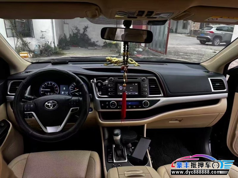 17年丰田汉兰达轿车抵押车出售