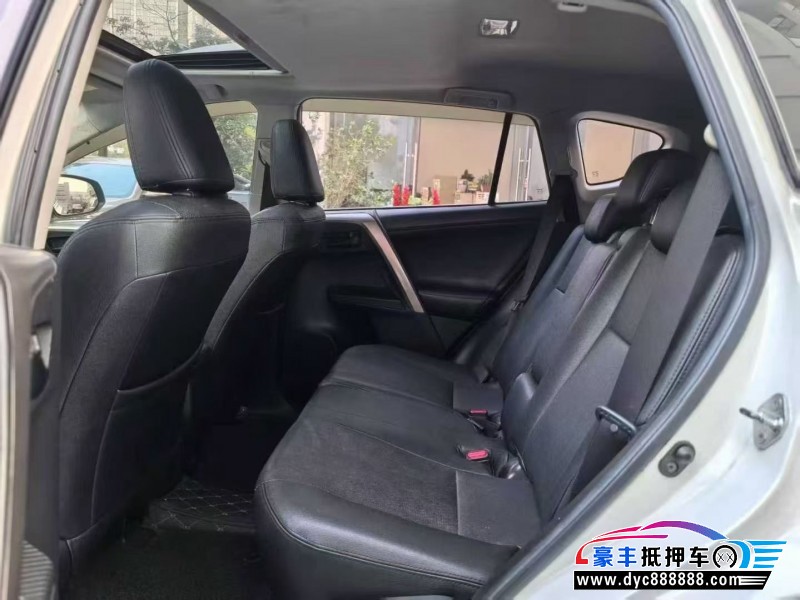 16年丰田RAV4轿车抵押车出售