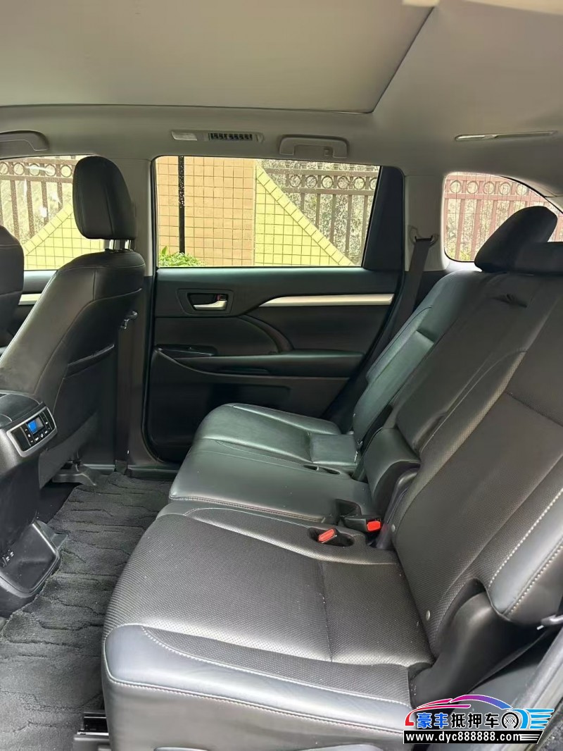 19年丰田汉兰达轿车抵押车出售