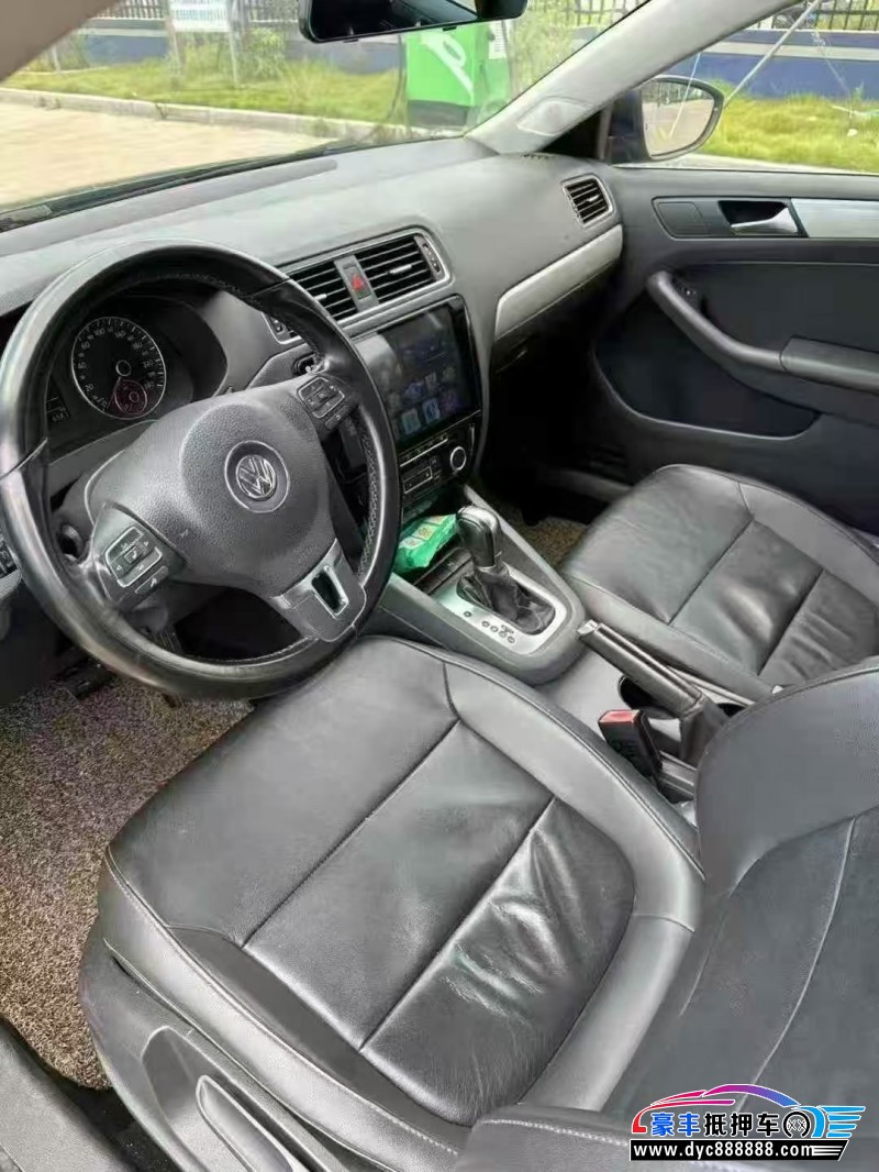 15年大众速腾轿车抵押车出售