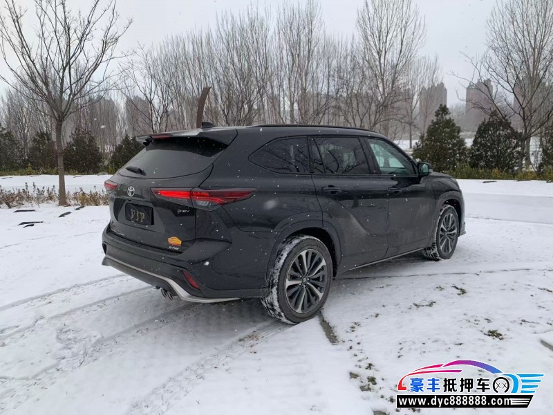 26年丰田皇冠陆放MPV抵押车出售