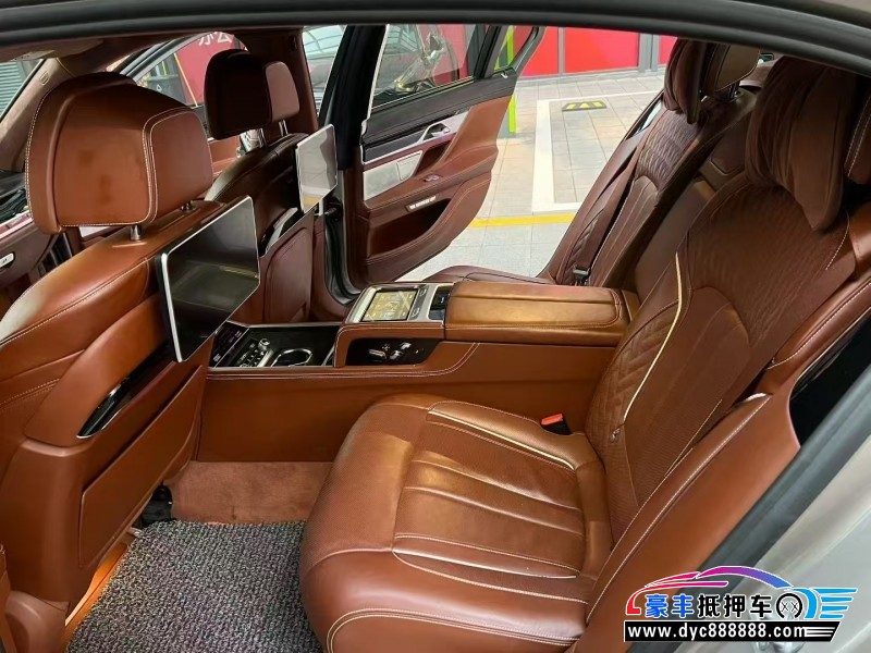 18年宝马7系轿车抵押车出售