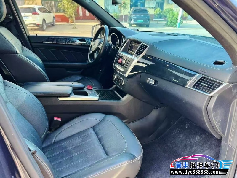 16年奔驰GL轿车抵押车出售