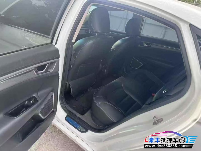 18年吉利帝豪GL轿车抵押车出售