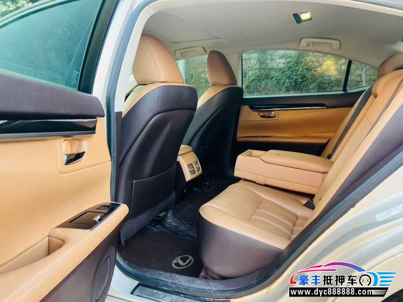 18年雷克萨斯ES轿车抵押车出售