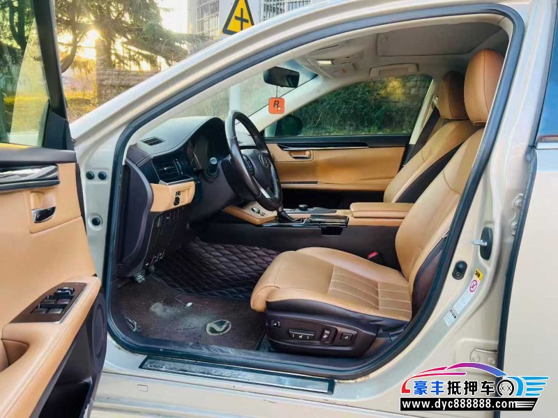 18年雷克萨斯ES轿车抵押车出售