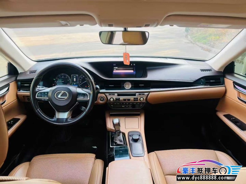 18年雷克萨斯ES轿车抵押车出售