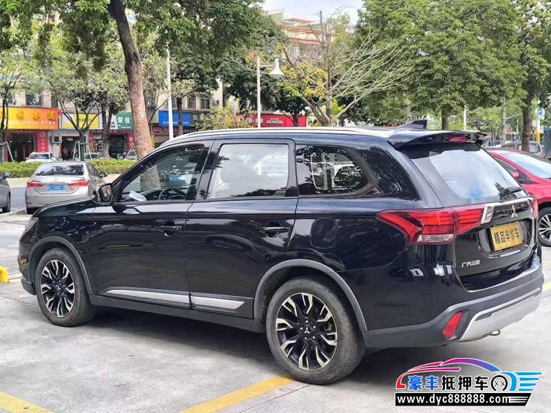 19年三菱欧蓝德轿车抵押车出售