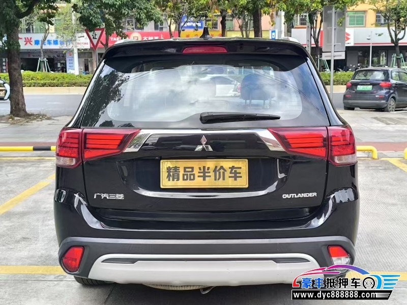 19年三菱欧蓝德轿车抵押车出售