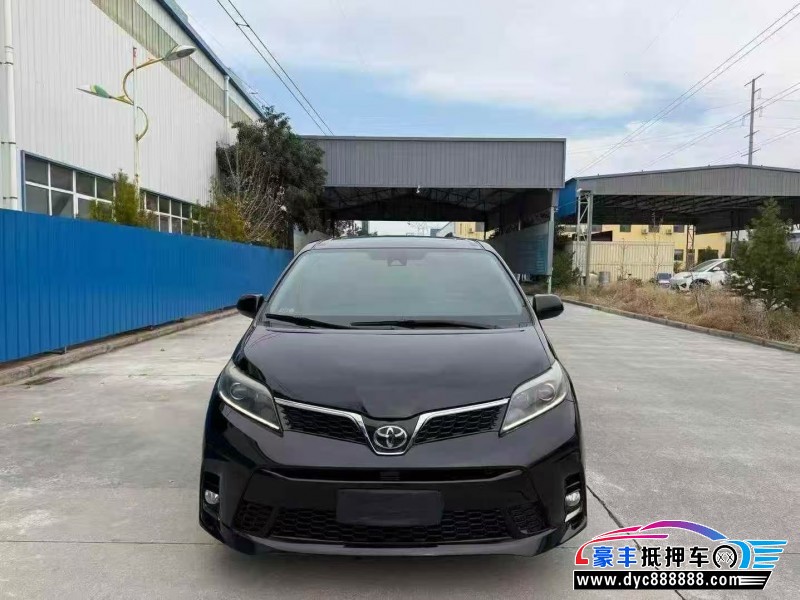 抵押车出售19年丰田塞纳轿车