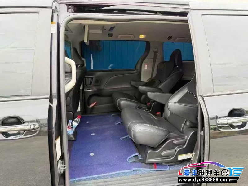 19年丰田塞纳轿车抵押车出售