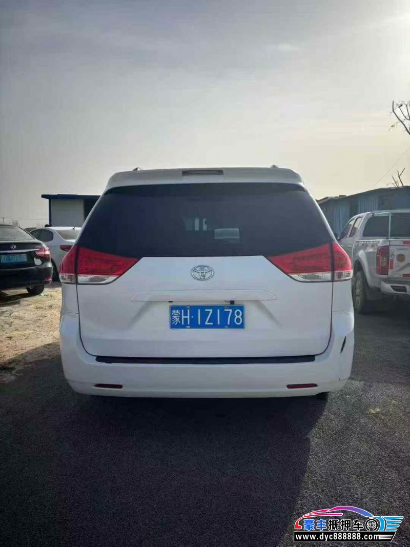 14年丰田塞纳轿车抵押车出售