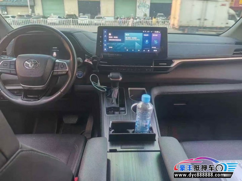 23年丰田塞纳轿车抵押车出售