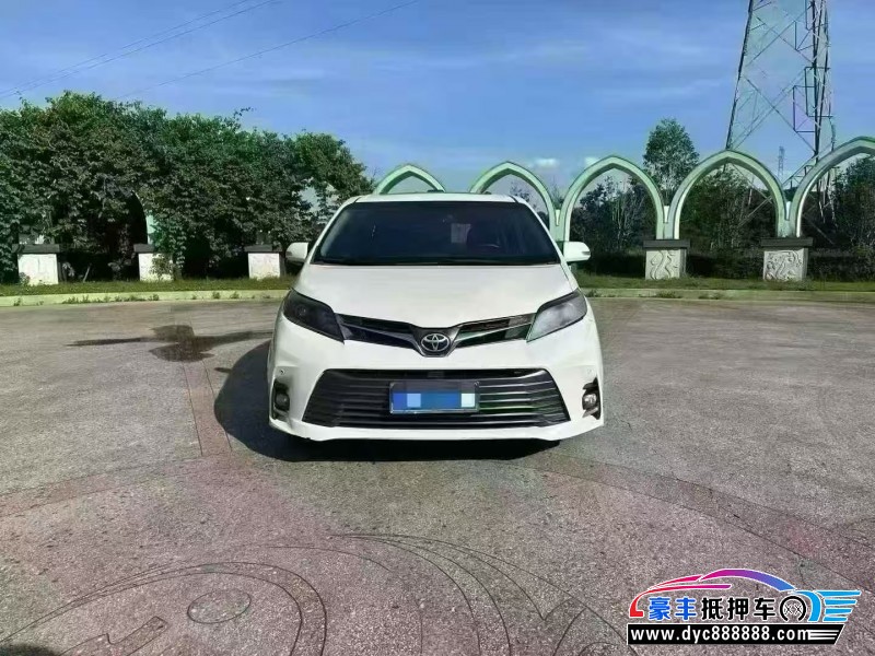 17年丰田塞纳轿车抵押车出售