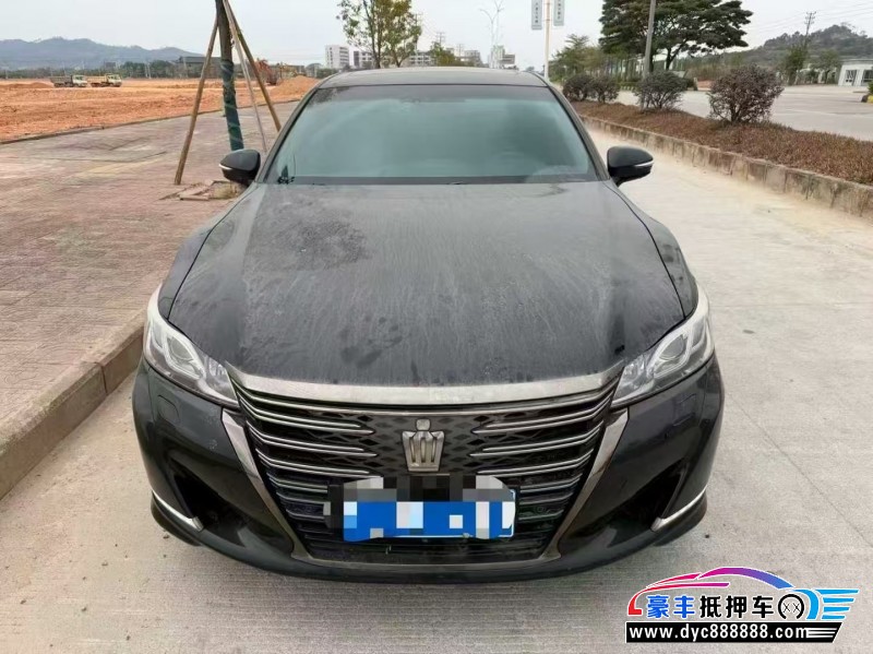 18年丰田皇冠轿车抵押车出售