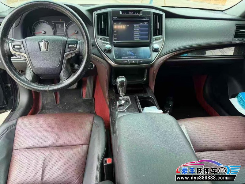 18年丰田皇冠轿车抵押车出售