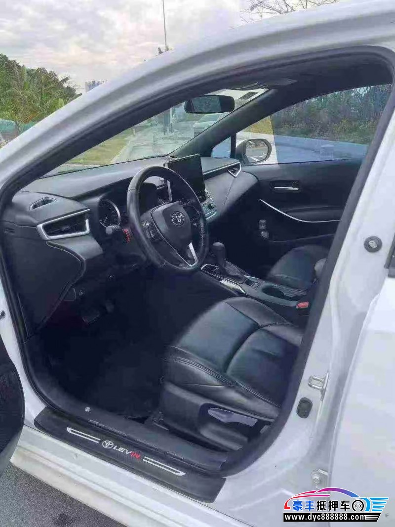 22年丰田雷凌轿车抵押车出售