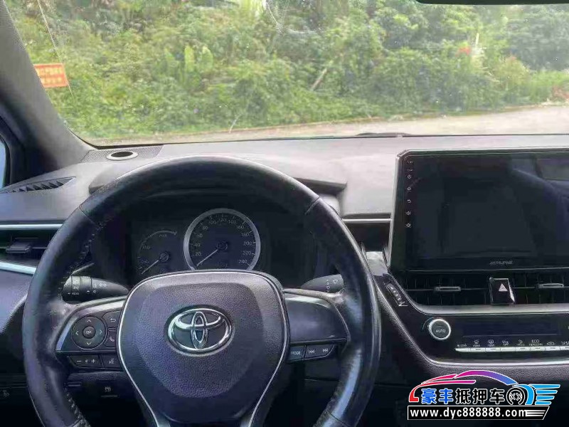 22年丰田雷凌轿车抵押车出售