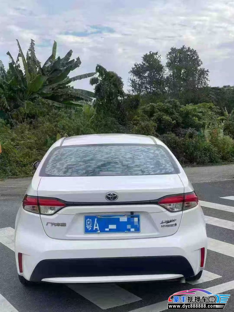 22年丰田雷凌轿车抵押车出售