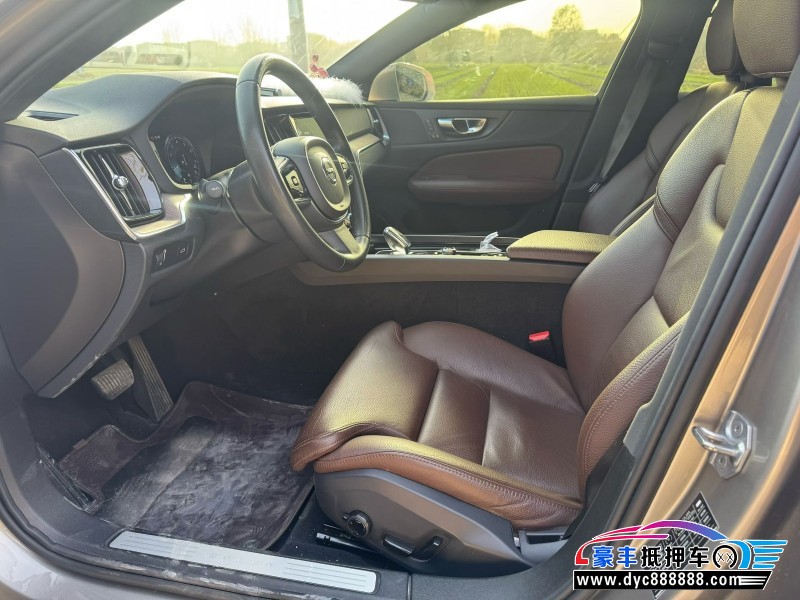 20年沃尔沃S60轿车抵押车出售