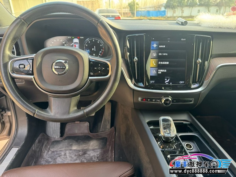 20年沃尔沃S60轿车抵押车出售