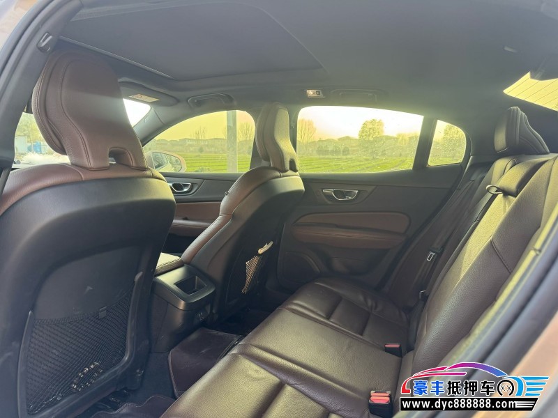 20年沃尔沃S60轿车抵押车出售