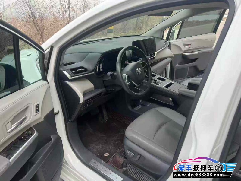 24年丰田格瑞维亚轿车抵押车出售