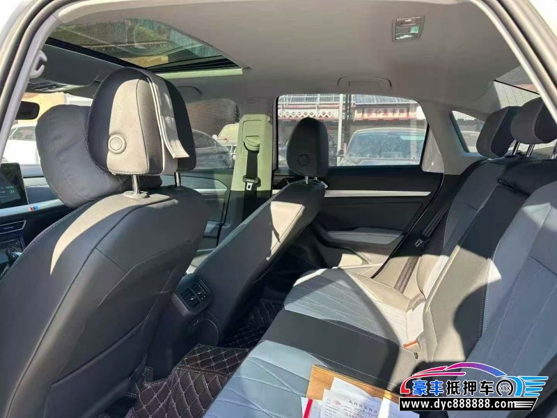 25年大众朗逸轿车抵押车出售