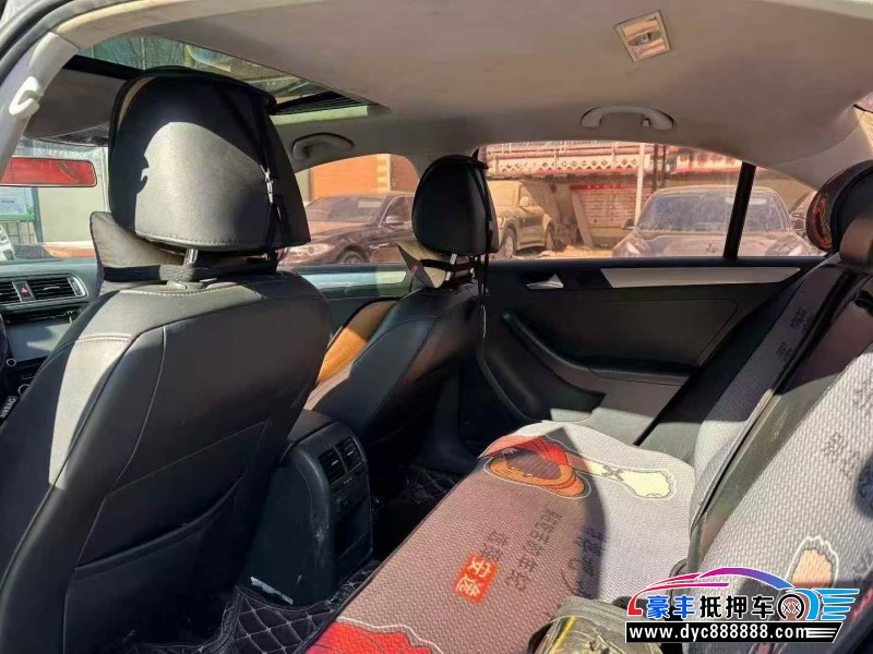 14年大众速腾轿车抵押车出售