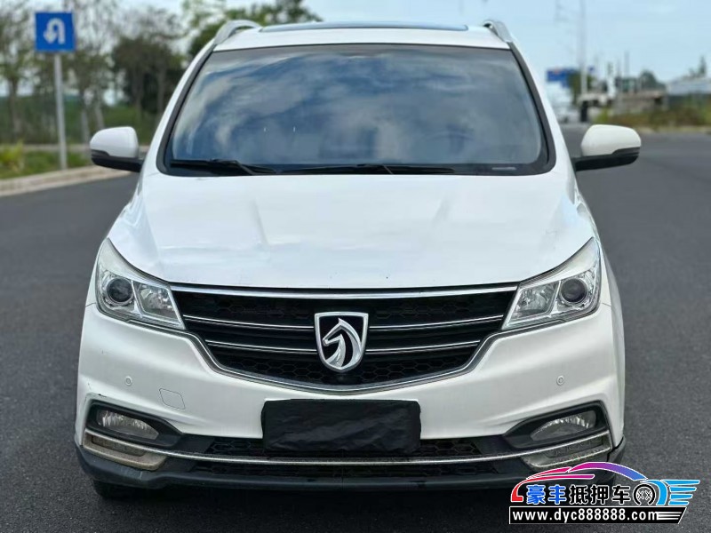 抵押车出售19年宝骏730轿车