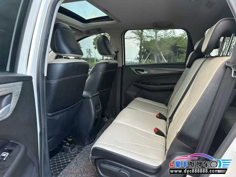 19年宝骏730轿车抵押车出售