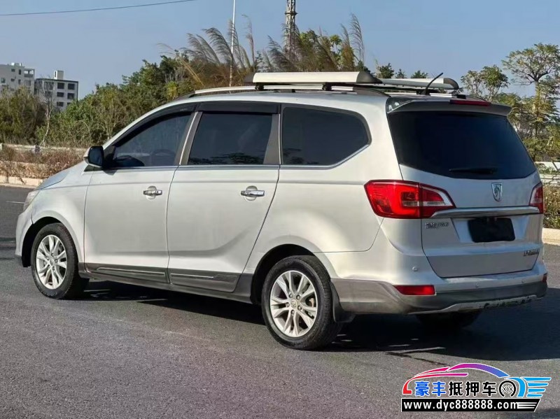 15年宝骏730轿车抵押车出售