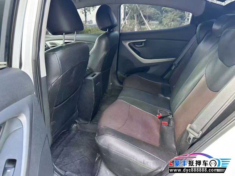 18年现代朗动轿车抵押车出售