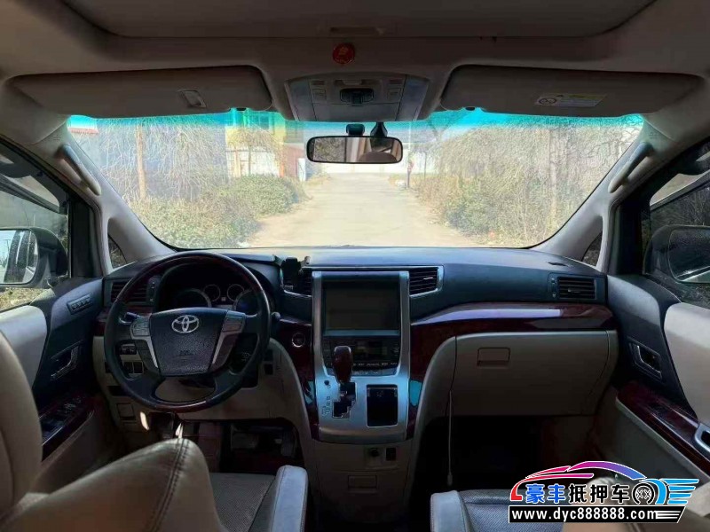 11年丰田埃尔法轿车抵押车出售