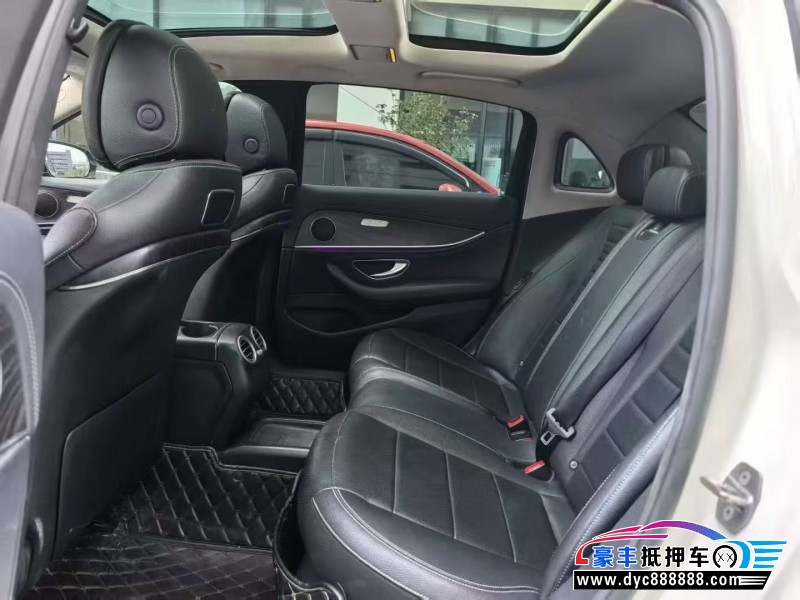 17年奔驰E轿车抵押车出售