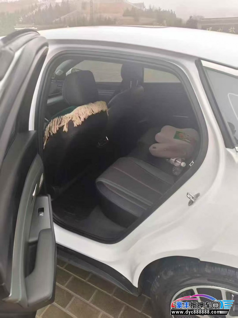 25年比亚迪秦轿车抵押车出售