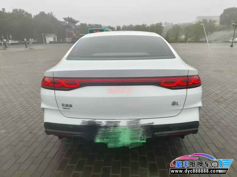 25年比亚迪秦轿车抵押车出售