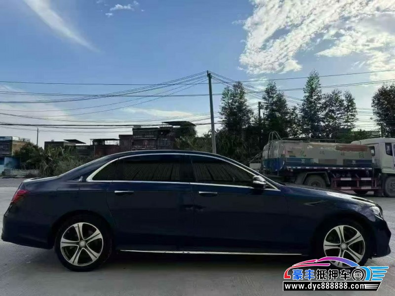 17年奔驰E轿车抵押车出售