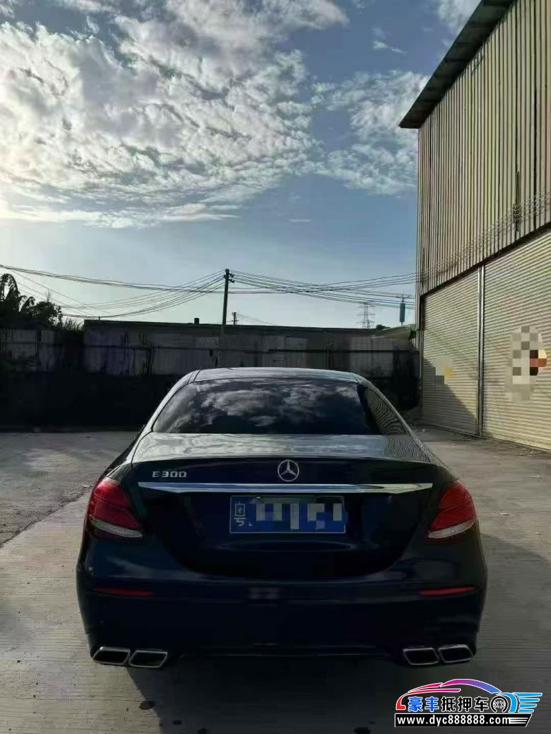 17年奔驰E轿车抵押车出售
