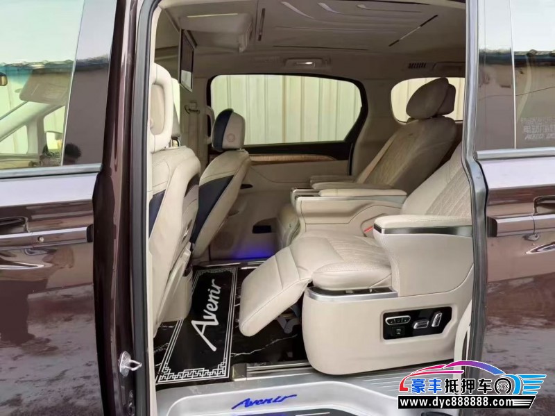 17年别克GL8轿车抵押车出售